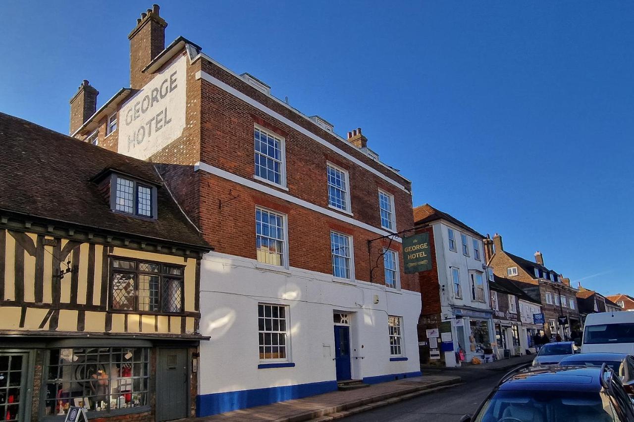 The George Hotel Battle Luaran gambar