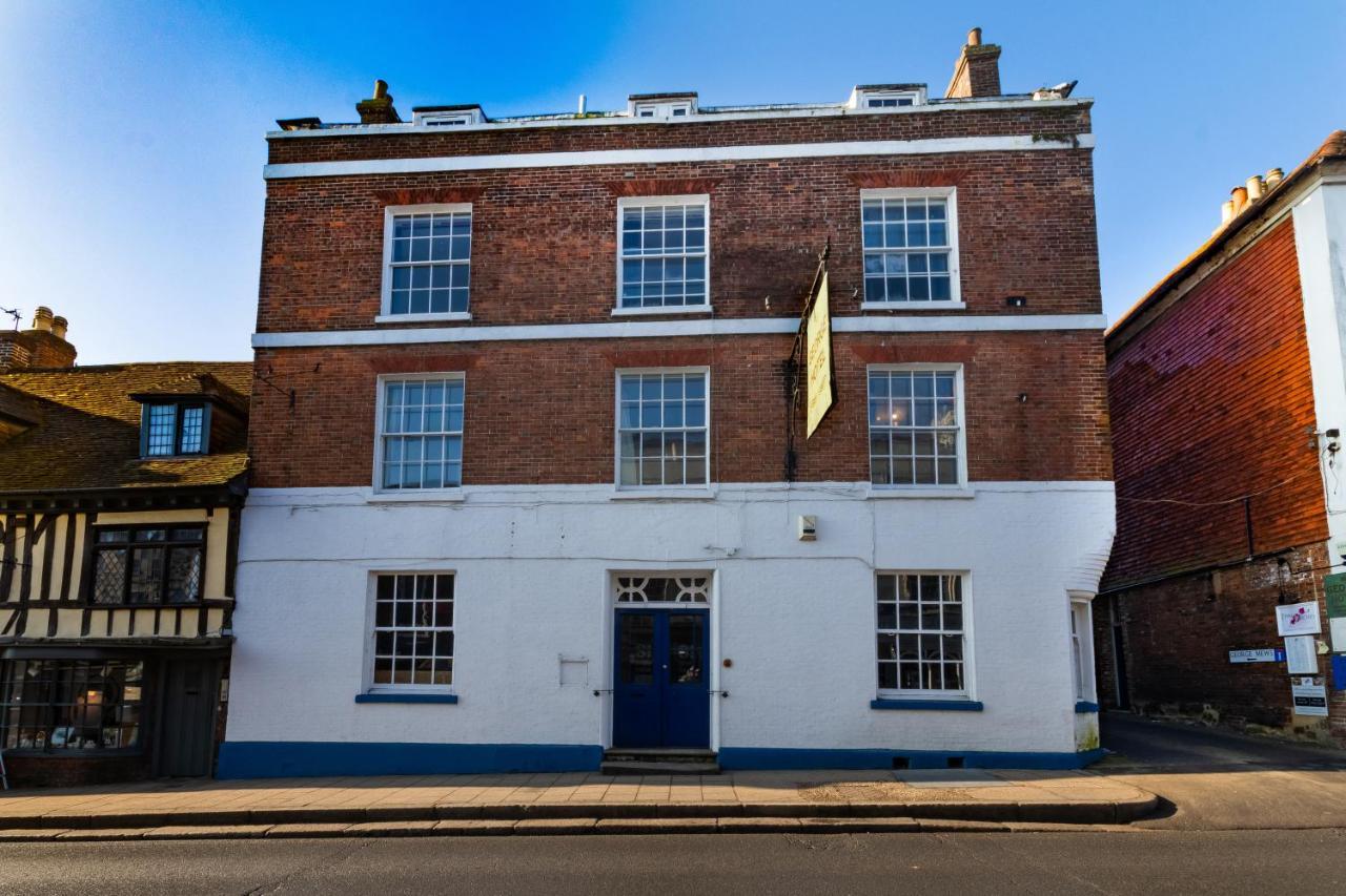 The George Hotel Battle Luaran gambar