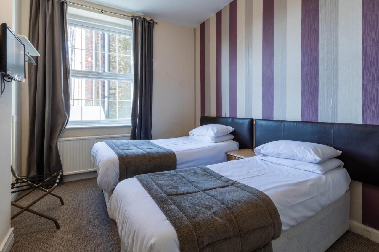 The George Hotel Battle Luaran gambar