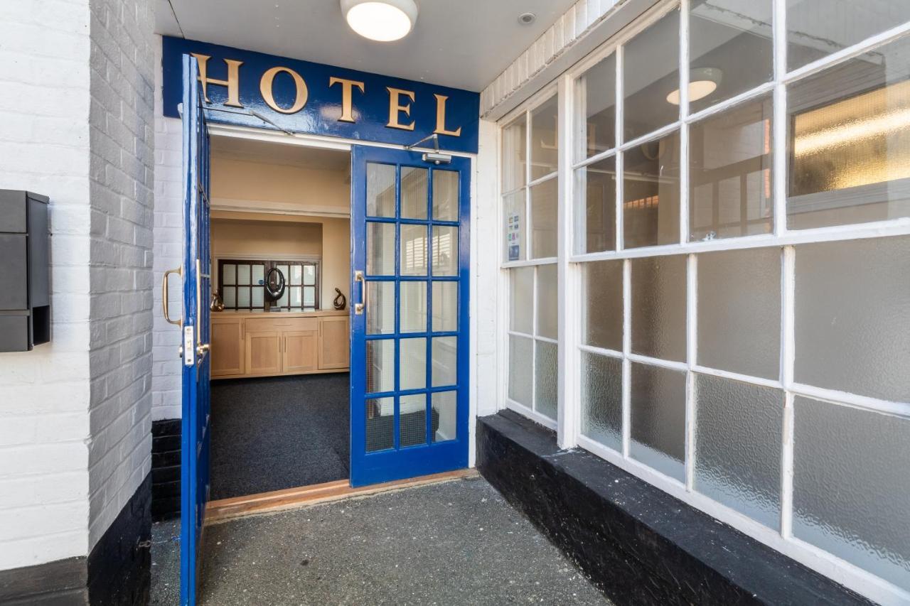 The George Hotel Battle Luaran gambar