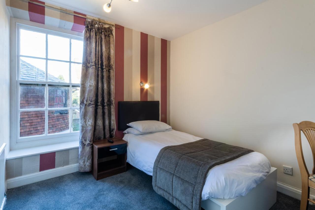 The George Hotel Battle Luaran gambar