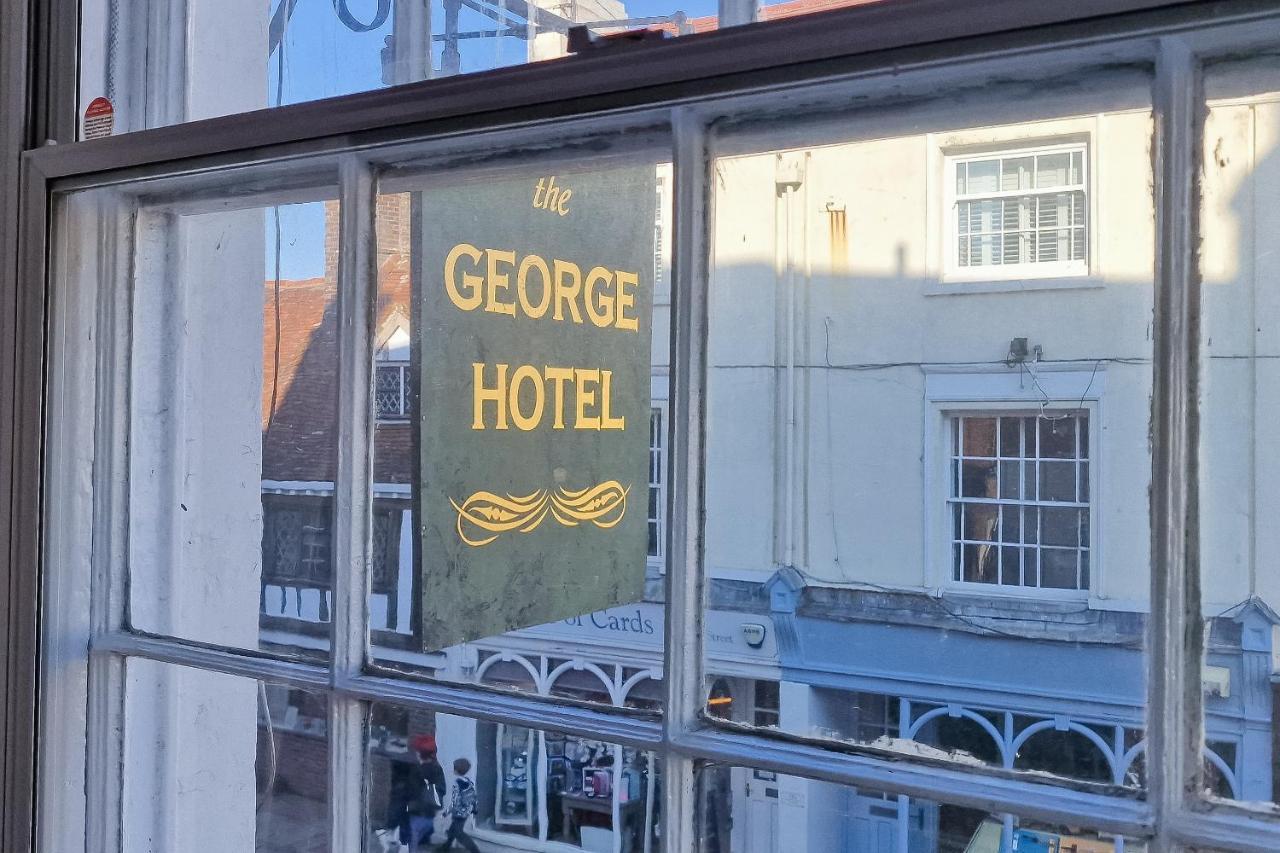 The George Hotel Battle Luaran gambar